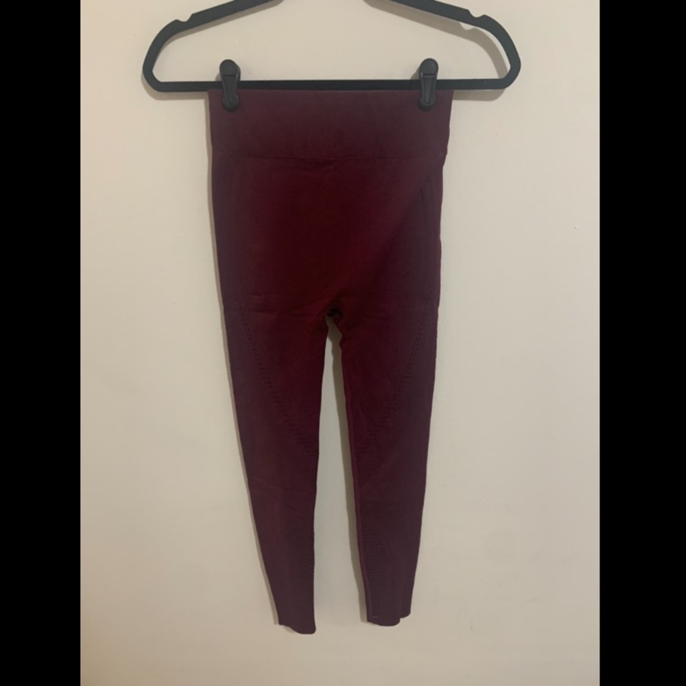 Fabletics maroon leggings